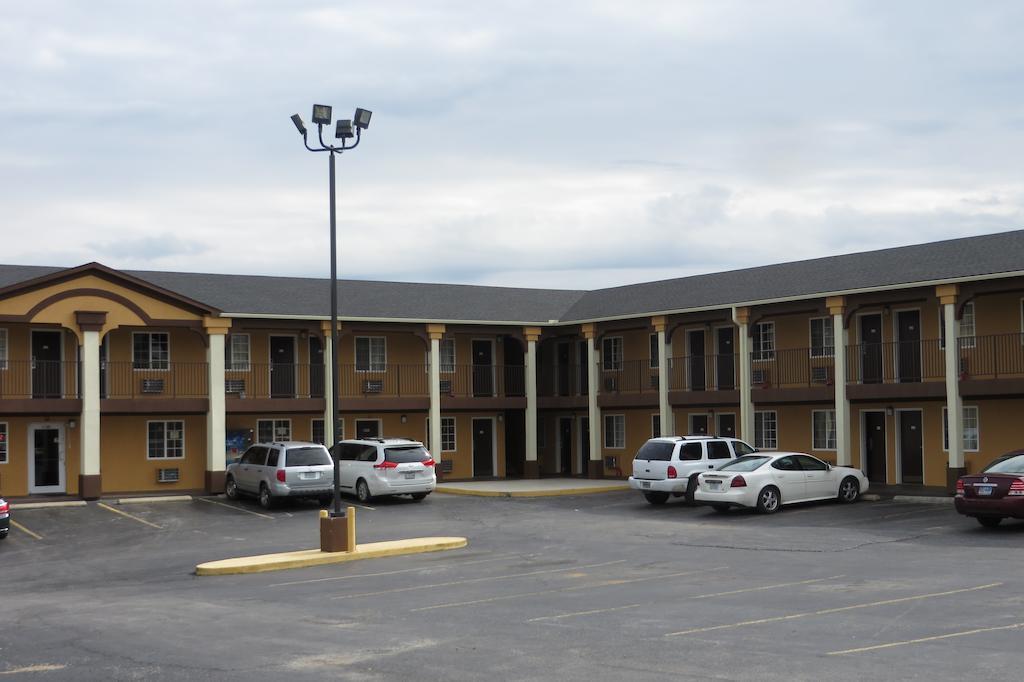 Economy Inn & Suites Joplin Exterior photo